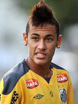 Depois de ser processado por falta de pagamento Neymar publica nota esclarecendo tudo