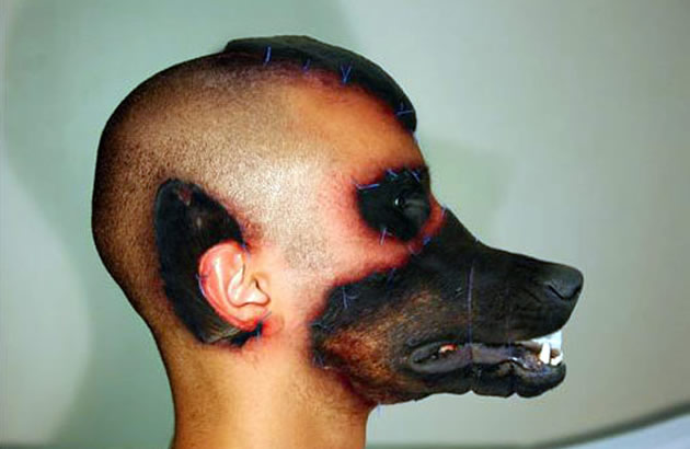 Assustador: Artista brasileiro implanta partes de cachorro em seu corpo