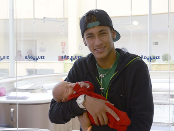 Neymar não pagou o parto de seu filho e foi processado pelo médico
