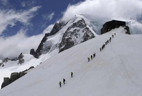 Alpinista encontra tesouro no valor de 246.000 euros em geleira