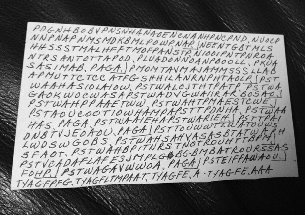 Neta decifra código secreto deixado por avó há 18 anos com ajuda de site