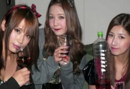 Cantoras de banda japonesa são enganadas e tomam vinho com fezes humanas