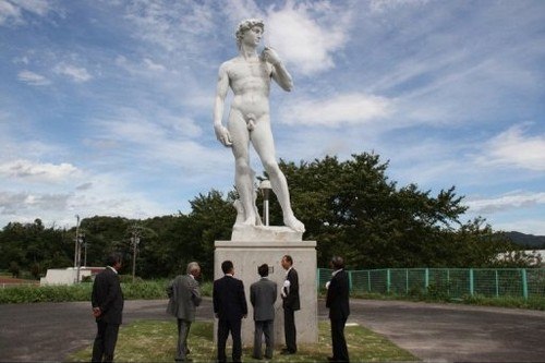 Japoneses querem que estátua de Michelangelo use cueca