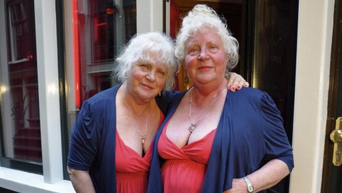 Depois de 355 mil homens, prostitutas mais velhas de Amsterdã se aposentam