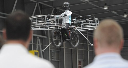 Bicicleta que voa é testada na República Tcheca