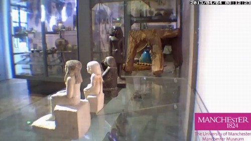 Mistério em museu da Inglaterra: Estátua egípcia gira sozinha